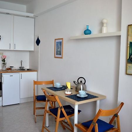 House Libeccio By Holiday World โมเนเลีย ภายนอก รูปภาพ