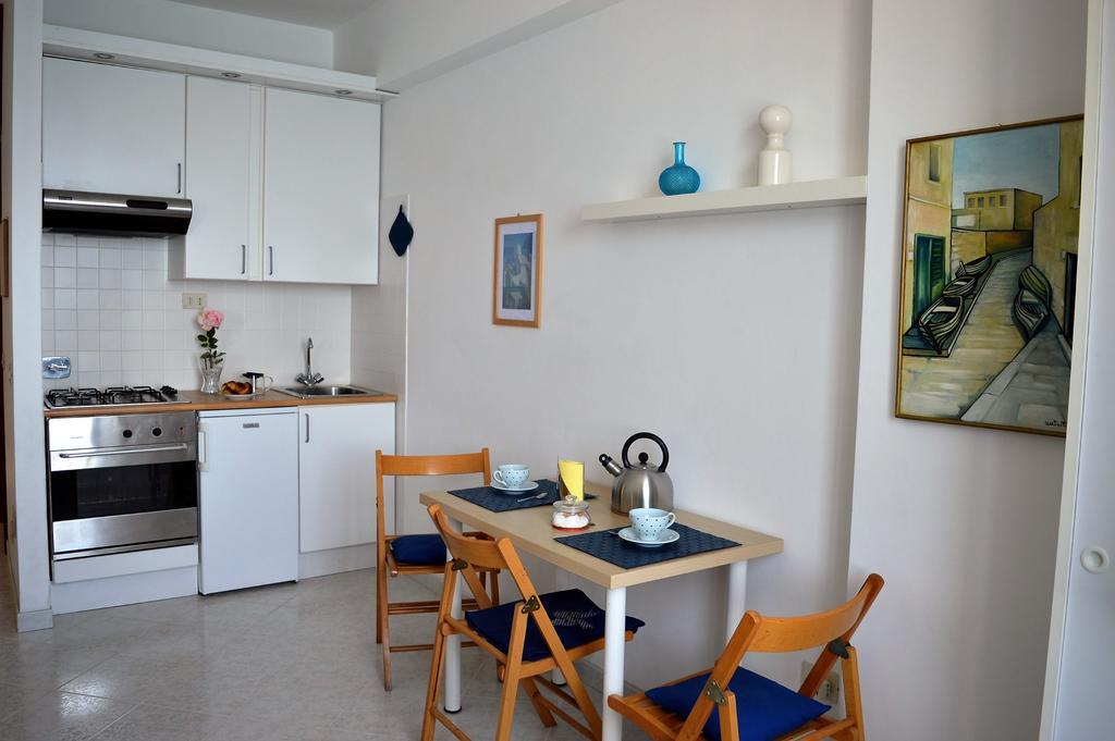 House Libeccio By Holiday World โมเนเลีย ภายนอก รูปภาพ